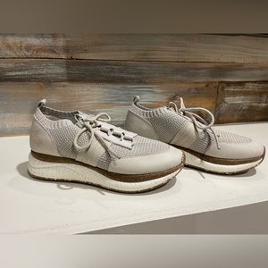 OTBT “Speed” is the style - Mist is the color.